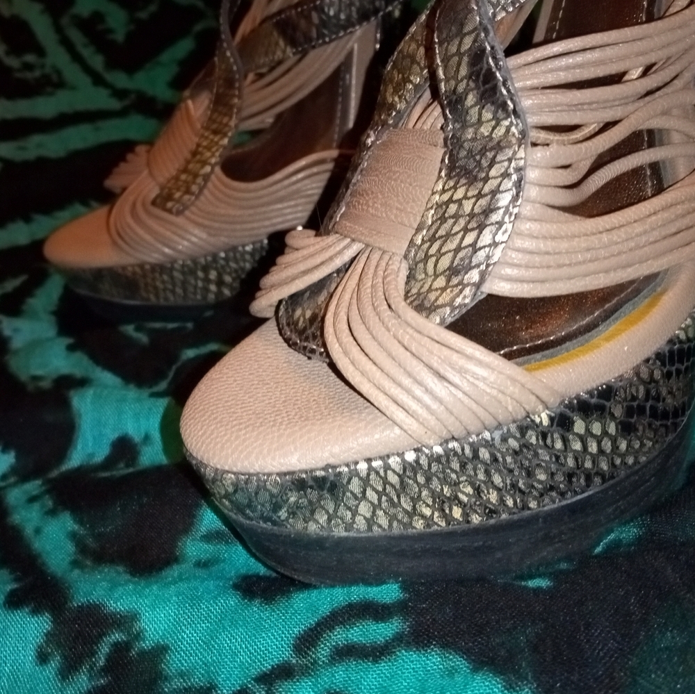 Joan & David Sz 7 Tan Snakeskin Stiletto Heels NWOT - Picture 6 of 10